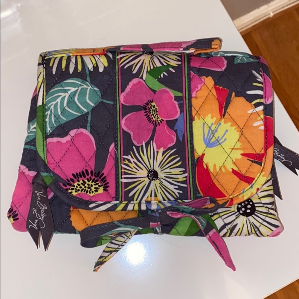 VERA BRADLEY MAKEUP BAG/HANGING TRAVEL ORGANIZER